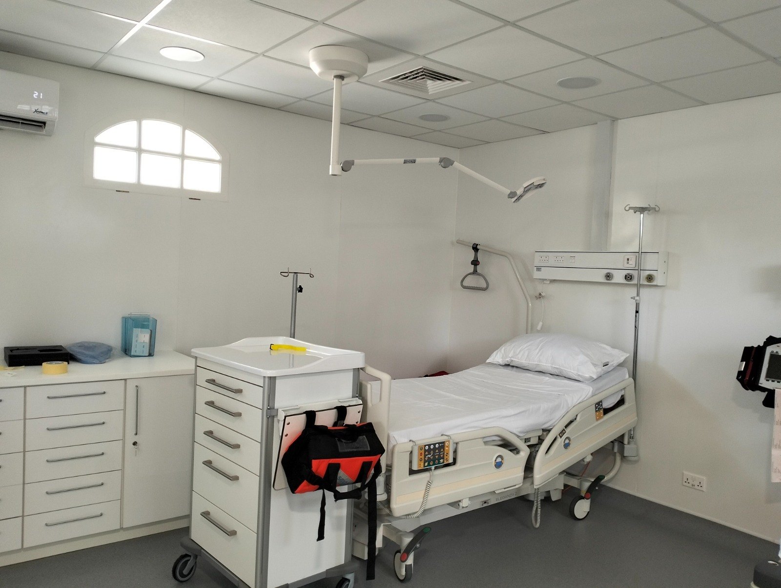 Hospital bedhead trunking with medical gas terminal outlets, power and nurse-call services